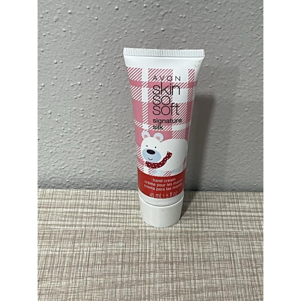 Avon skin so soft signature silk handcream 1.5 fluid ounces NEW